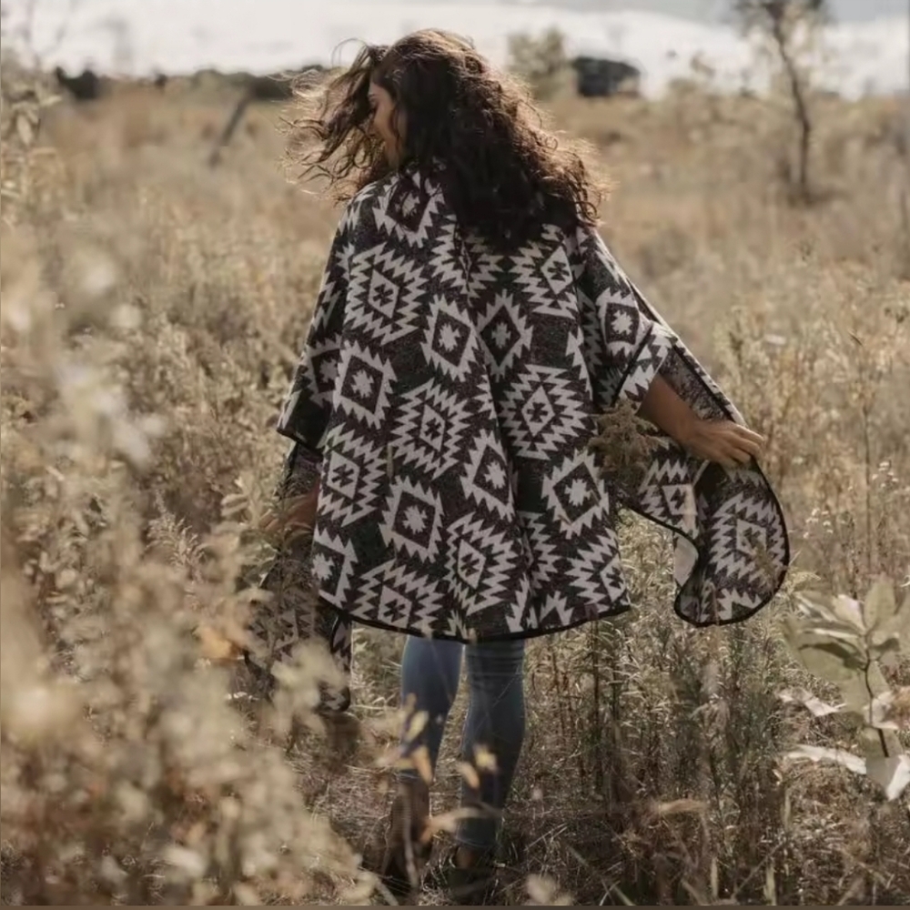 New Boho Tribal Knit Poncho Jacket Blanket Sweater Gray White Reversible